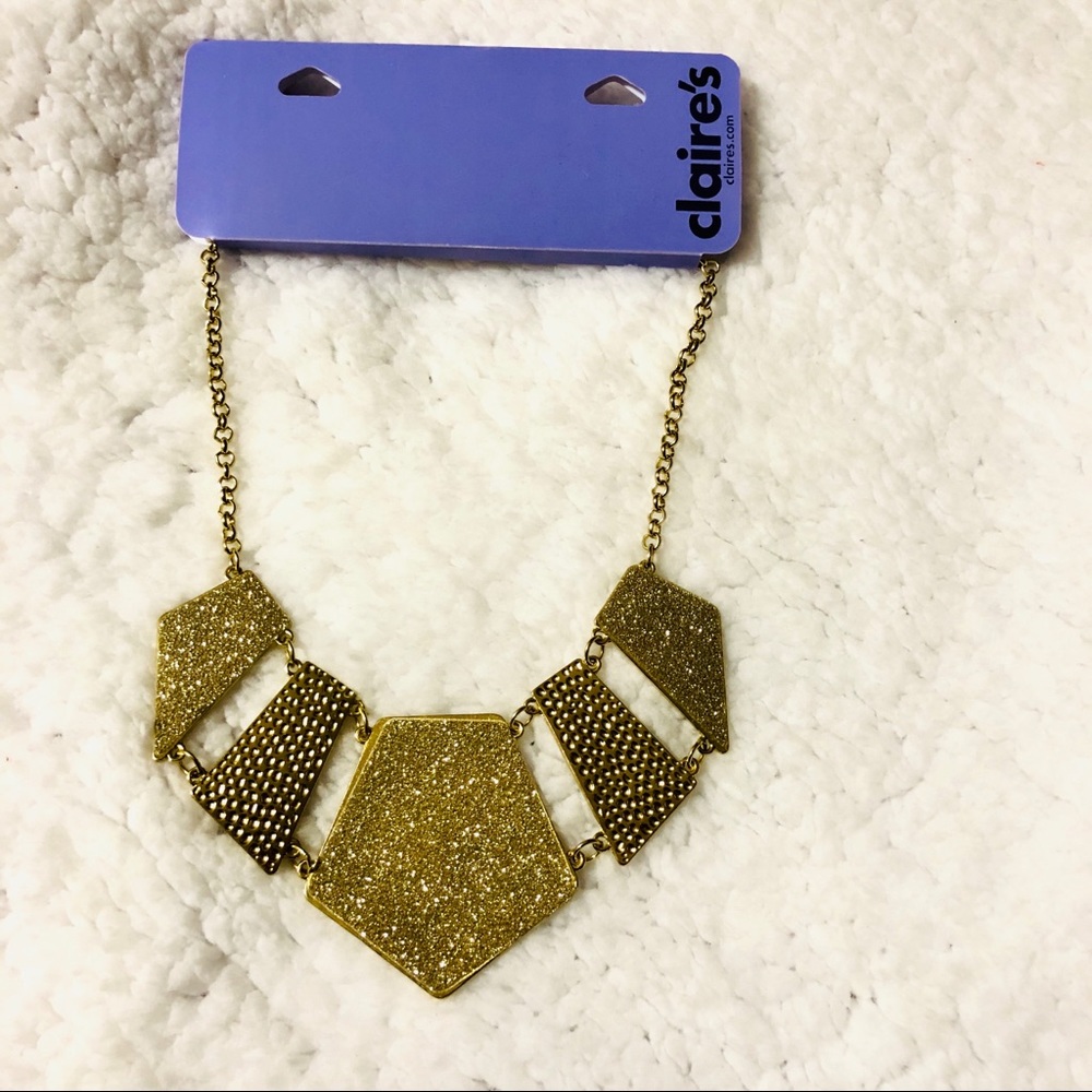 🎄🎄🎁🎁Claires Golden Necklace🎁🎁🎄🎄
